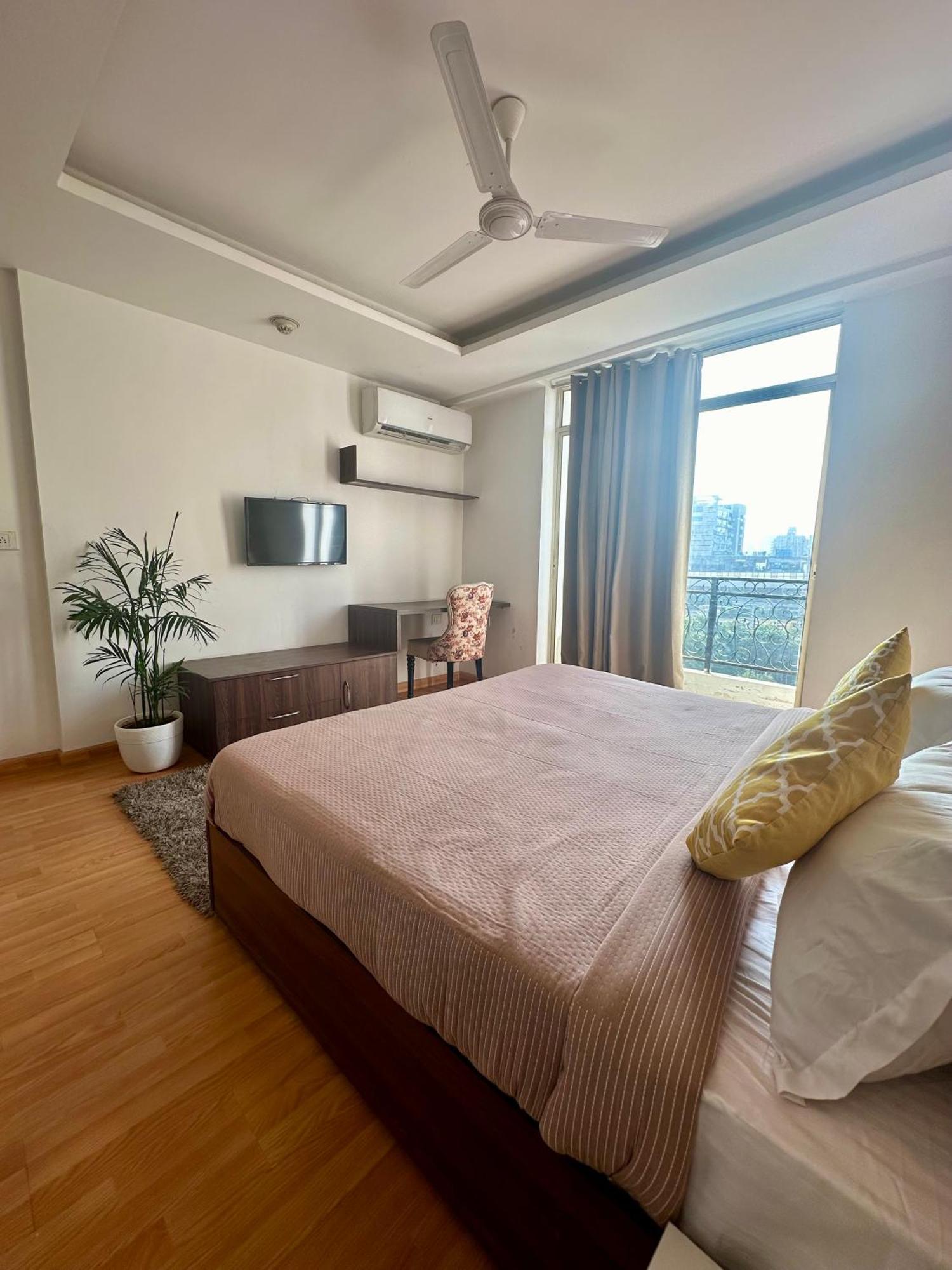 Flamingo Hotel Sector 67 I Studio Rooms I Ґурґаон Екстер'єр фото